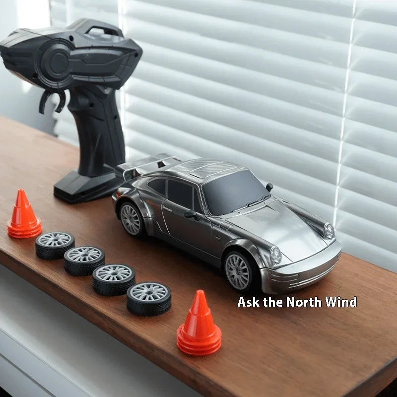 1:24 Scale 20+KM/H RC Drift Car 2.4G 4WD High Speed RC Drifting Car Remote Control Cars with LED Lights Drifting Tires Race Toys